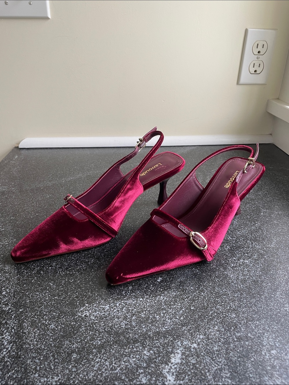 NWOT Larroude Size 7 Ines Wine Velvet Slingback Pointed-Toe Heels Burgundy